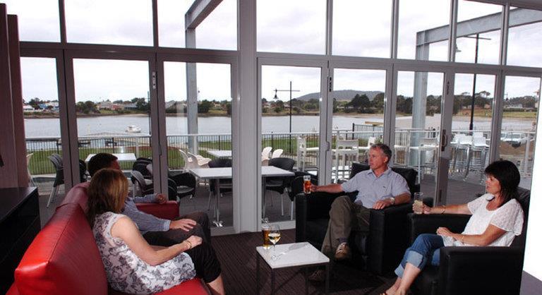 York Cove Hotel George Town Restaurante foto